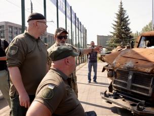 Олександр Вілкул відкрив у Кривому Розі виставку знищеної військової техніки окупантів (фото)