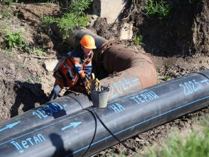 Нове життя для водогону: у Тернівському районі капітально ремонтують трубопровід, який повністю забезпечує водою північну частину Кривого Рогу