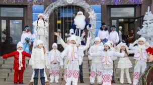 У палацах культури та мистецьких школах міста Кривий Ріг діє понад 500 творчих колективів. 85 колективів мають звання «зразковий» та «народний».