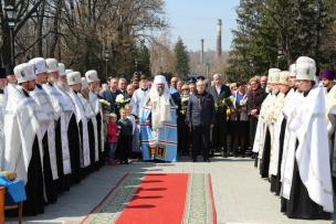 У Кривому Розі напередодні Великодня відкрили пам'ятник Покрову Пресвятої Богородиці