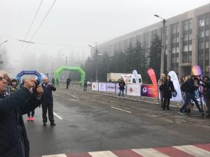 Сталевим напівмарафоном, велопробігом  та козацькими піснями відзначили Покрову в Кривому Розі