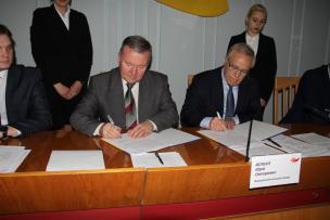 Для підтримки молодіжних ініціатив міський голова Юрій Вілкул підписав Меморандум про співпрацю з Криворізьким національним університетом