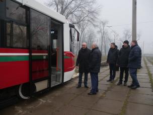 Ю. Вілкул: Незважаючи на складнощі в економіці через війну, оновлюємо парк комунального транспорту - у цьому році випущено на лінію 3 капітально відремонтованих, а фактично нових трамваї