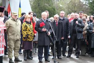 Криворіжці зібралися разом, щоб висловити глибоку вдячність своїм героям та вшанувати їх світлу пам`ять