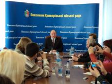Заступник міського голови Костянтин Бєліков відзвітував про основні напрямки у роботі з соціального захисту населення.