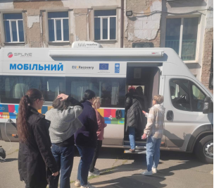 Результати подорожей Мобільних офісів Центру «Віза» («Центр Дії») у квітні