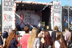 Рок, драйв та гарний настрій на Криворізькому музичному фестивалі `Не Дай СНІДу Шанс!`
