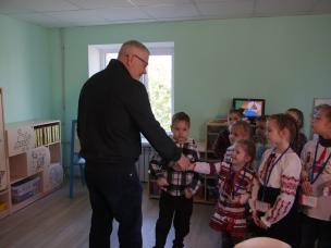 Для того, щоб якомога більше дітей могли ходити в садки, у Кривому Розі впроваджують унікальні форми дошкільної освіти. Нові «міні-садочки» вже працюють на базі чотирьох гімназій