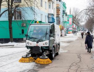 В умовах погіршення погоди на розчистку доріг та прибирання вулиць  від снігу в Кривому Розі готові залучити понад 130 одиниць спецтехніки