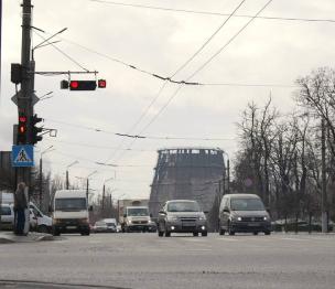 Безпека водіїв та пішоходів: У Кривому Розі  на перехрестях з інтенсивним рухом встановили вже 30 систем безперебійного живлення. У 2025 році їх облаштують ще на 27 світлофорних об’єктах